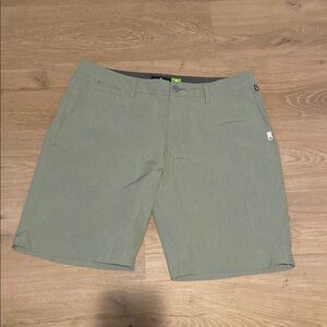 Men's Quicksilver Shorts Size 34